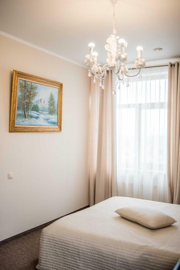 Province Hotel Cesis Bagian luar foto